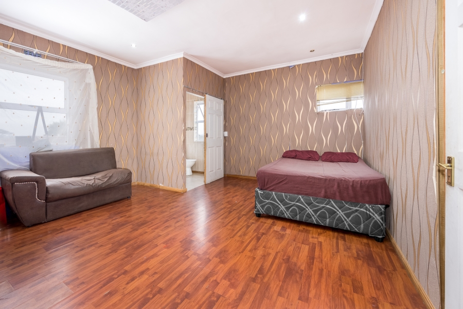 4 Bedroom Property for Sale in Devon Park Village Western Cape